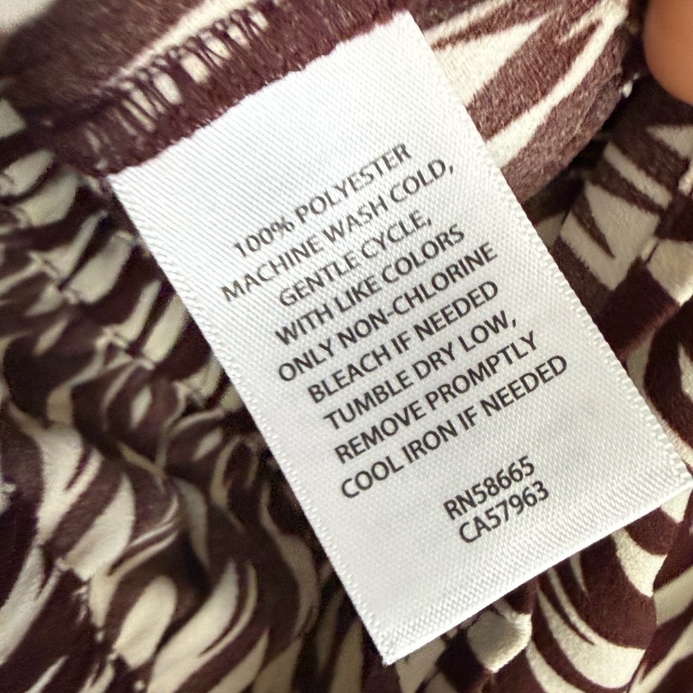 Open edit Chic Smocked Brown and White Blouse - Picture 6 of 6